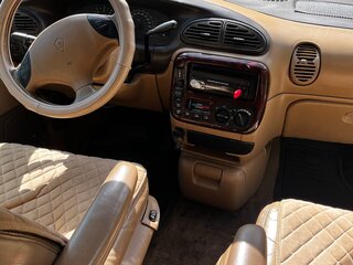 1999 Chrysler Town & Country III, бежевый, 240000 рублей, вид 3