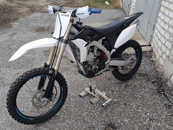 2012 Yamaha YZ250F, белый, 300000 рублей - вид 1