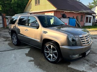 2011 Cadillac Escalade III, серебристый, 2350000 рублей, вид 3