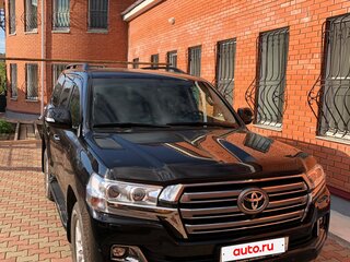 2016 Toyota Land Cruiser 200 Series Рестайлинг 2, чёрный, 6500000 рублей, вид 2
