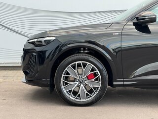 2026 Audi Q5 L III (GU), чёрный, 6100000 рублей, вид 2