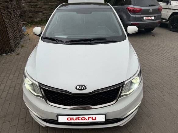 2015 Kia Rio III Рестайлинг, белый, 980000 рублей - вид 1