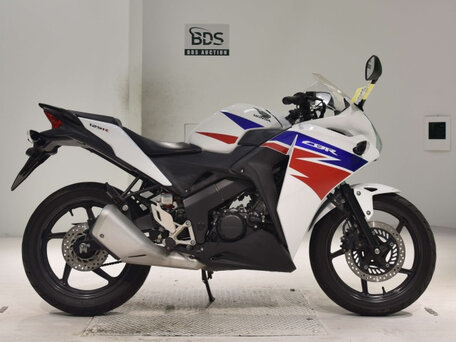 2015 Honda CBR 125R, белый, 410000 рублей, вид 1