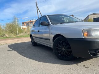 2005 Hyundai Elantra III (XD2) Рестайлинг, серебристый, 300000 рублей, вид 3