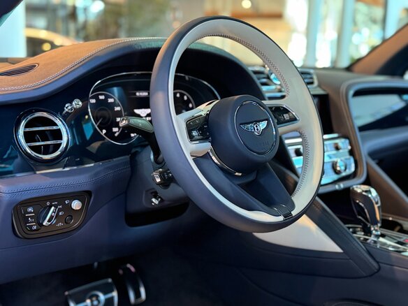 2022 Bentley Bentayga I Рестайлинг, синий, 42660000 рублей - вид 9