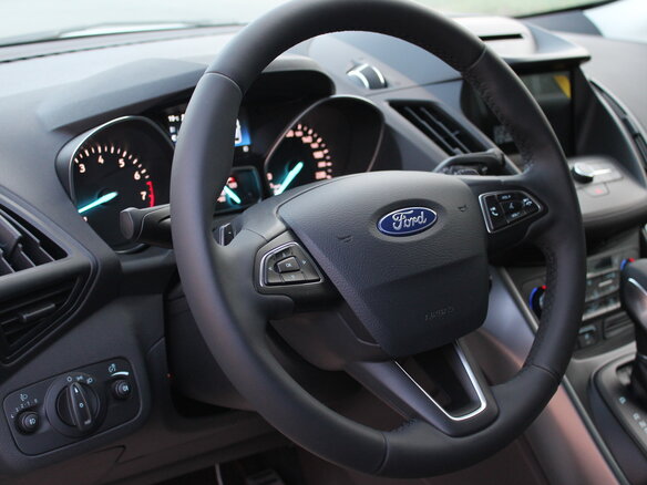 2018 Ford Kuga II Рестайлинг, белый, 3190000 рублей - вид 18