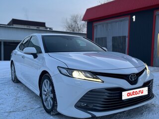 2018 Toyota Camry VIII (XV70), белый, 2400000 рублей, вид 4
