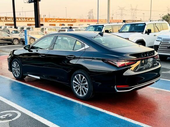 2025 Lexus ES 200 VII Рестайлинг 2, белый, 5690000 рублей - вид 5