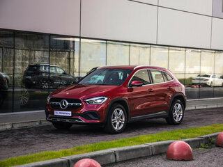 2021 Mercedes-Benz GLA 250 II (H247), красный, 3469000 рублей, вид 3