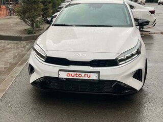 2023 Kia Cerato IV Рестайлинг, белый, 3100000 рублей, вид 1