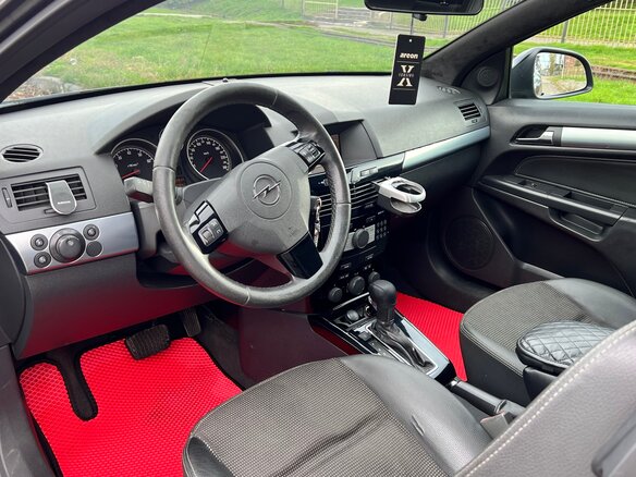 2008 Opel Astra GTC H Рестайлинг, чёрный, 680000 рублей - вид 8