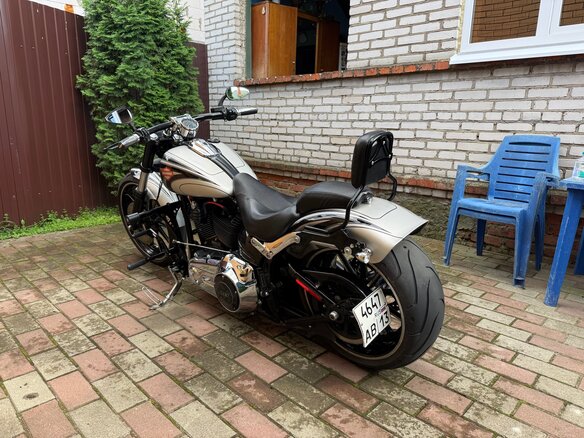2016 Harley-Davidson Breakout, серый, 1590000 рублей - вид 3