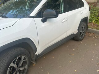 2021 Toyota RAV4 V (XA50), белый, 3000000 рублей, вид 2