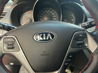 2017 Kia Rio III Рестайлинг, красный, 950000 рублей, вид 5