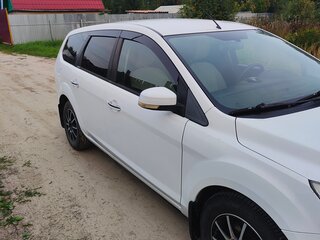 2010 Ford Focus II Рестайлинг, белый, 650000 рублей, вид 4
