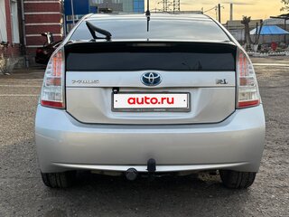 2010 Toyota Prius III (XW30), серебристый, 1200000 рублей, вид 3