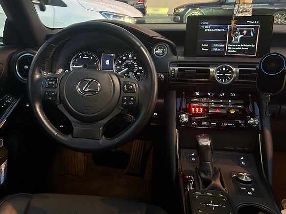 2021 Lexus IS 300 III Рестайлинг 2, белый, 5100000 рублей - вид 19