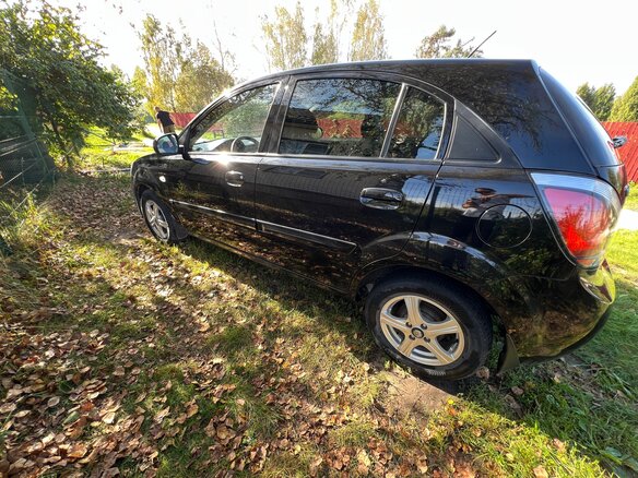 2011 Kia Rio II Рестайлинг, чёрный, 650000 рублей - вид 8