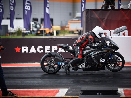 2018 Suzuki GSX-R 1000, чёрный, 5000000 рублей, вид 1