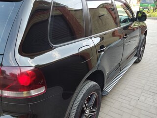 2009 Volkswagen Touareg I Рестайлинг, чёрный, 1530000 рублей, вид 3