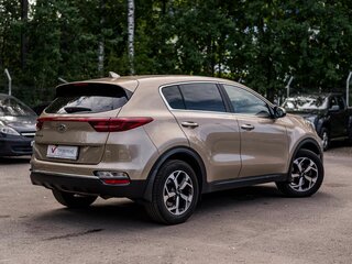 2020 Kia Sportage IV Рестайлинг, коричневый, 2062000 рублей, вид 2