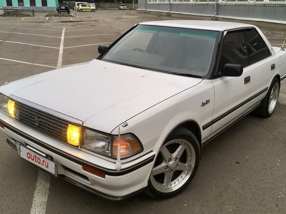 1991 Toyota Crown VIII (S130), белый, 880000 рублей - вид 3