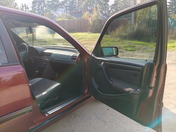 2000 Mercedes-Benz C-Класс 180 I (W202) Рестайлинг, чёрный, 300000 рублей - вид 25