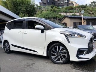 2020 Toyota Sienta II Рестайлинг, белый, 1200000 рублей, вид 4