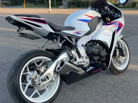 2013 Honda CBR 1000 RR/RA Fireblade, белый, 850000 рублей, вид 5