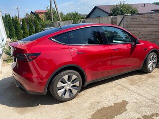 2023 Tesla Model Y Long Range Dual Motor I, красный, 2532849 рублей, вид 4