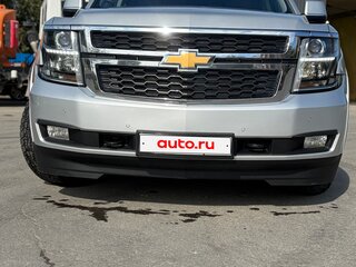 2016 Chevrolet Tahoe IV, серебристый, 3920000 рублей, вид 3