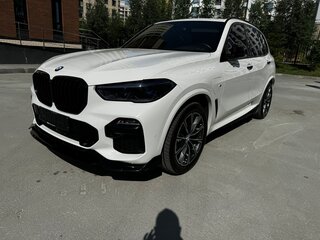 2021 BMW X5 45e IV (G05/G18), белый, 8620000 рублей, вид 1
