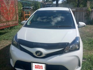 2016 Toyota Vitz III (XP130) Рестайлинг, белый, 1030000 рублей, вид 1