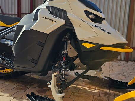2023 BRP Ski-Doo Summit 850, серый, 1950000 рублей, вид 2