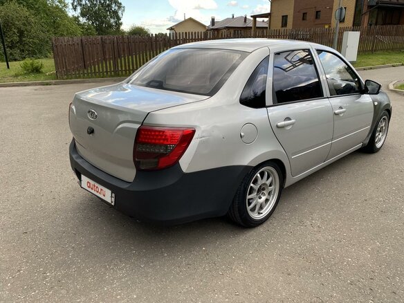 2012 Lada (ВАЗ) Granta I, серебристый, 360000 рублей - вид 2
