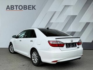 2017 Toyota Camry VII (XV50) Рестайлинг, белый, 2098000 рублей, вид 4