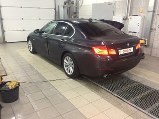 2013 BMW 5 серии 528i xDrive VI (F10/F11/F07) Рестайлинг, серый, 1830000 рублей, вид 4