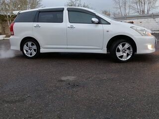 2005 Toyota Wish I Рестайлинг, белый, 900000 рублей, вид 3