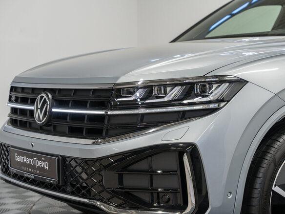 2026 Volkswagen Touareg III Рестайлинг, серый, 12790000 рублей - вид 1