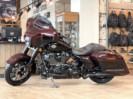 2022 Harley-Davidson Street Glide Special, пурпурный, 3600000 рублей, вид 2