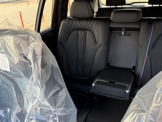 2025 BMW X7 M60i I (G07) Рестайлинг, чёрный, 16000000 рублей, вид 3
