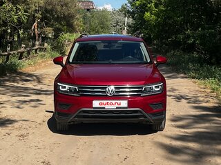 2019 Volkswagen Tiguan Allspace II, красный, 2400000 рублей, вид 2