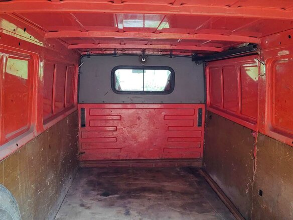 1995 Mercedes-Benz MB 100, красный - вид 8