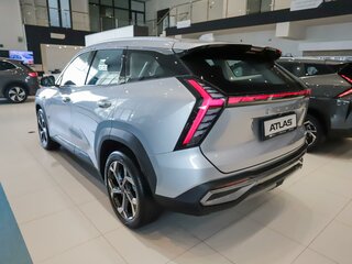 2025 Geely Atlas II, серебристый, 3571000 рублей, вид 2