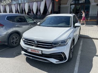 2021 Volkswagen Tiguan II Рестайлинг, белый, 4900000 рублей, вид 4