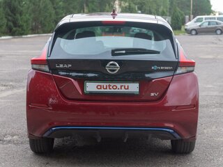 2018 Nissan Leaf II (ZE1), красный, 2155895 рублей, вид 5