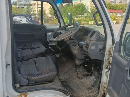 1997 Nissan Atlas, белый, 750000 рублей, вид 3