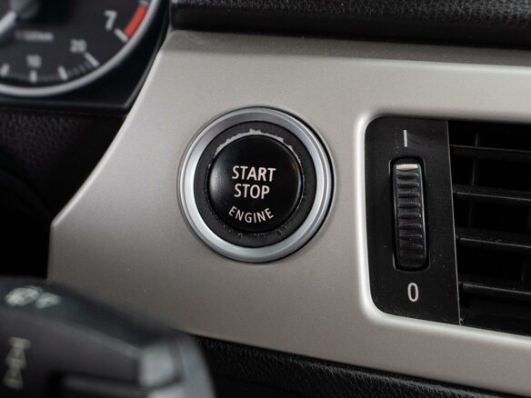 2011 BMW 3 серии 318i V (E90/E91/E92/E93) Рестайлинг, белый - вид 13