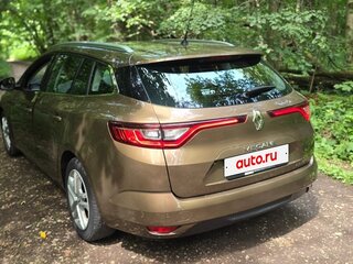 2017 Renault Megane IV, золотистый, 1400000 рублей, вид 3