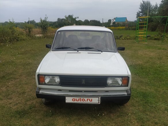 2010 Lada (ВАЗ) 2105, белый, 240000 рублей